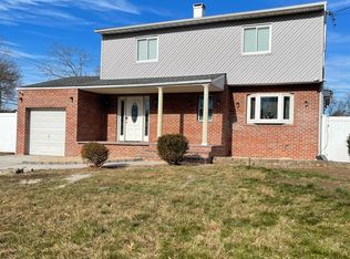 141 Remington Ave, Selden, NY 11784