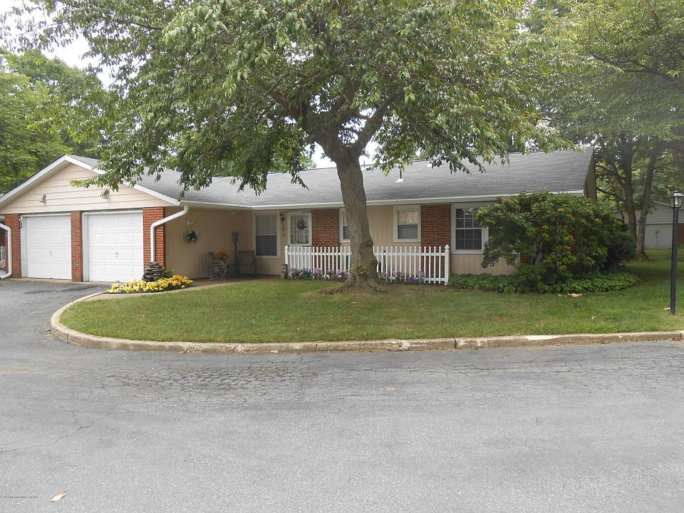 1st image of 450A Cheshire Ct