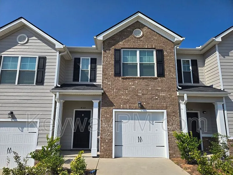 930 Quaint Parish Cir — Photo 1