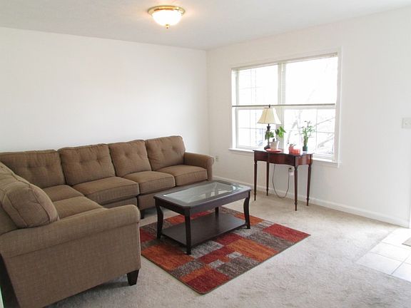3rd image of 112 Birchtree Ct