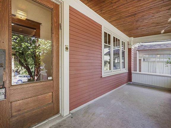 4th image of 2127 E 16th St SW