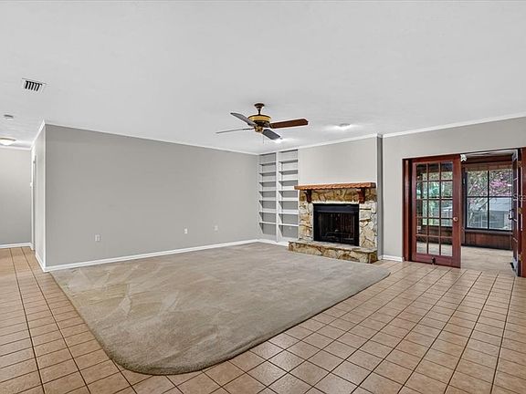 5th image of 1013 Black Knight Dr