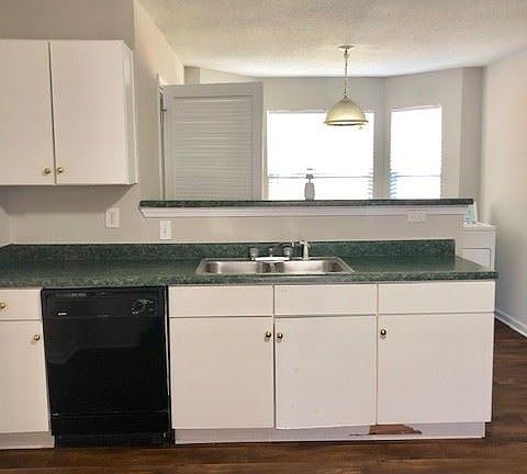 3rd image of 4869 Creekside Pl
