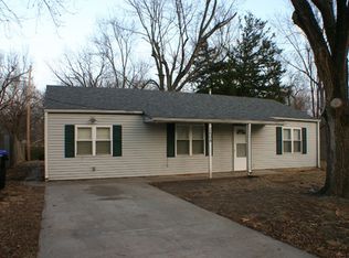 2604 SW Morningside Rd, Topeka, KS 66614