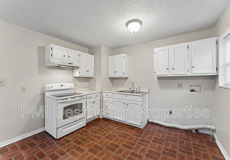 5431 N Indiana Ave — Photo 10