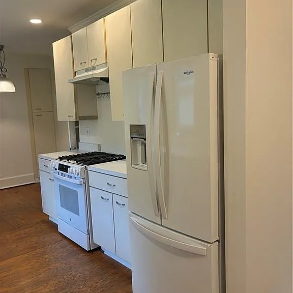 1088 Sanders Ave SE — Photo 9