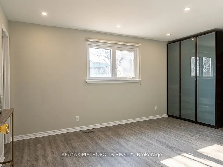 853 Douglas Ave — Photo 2
