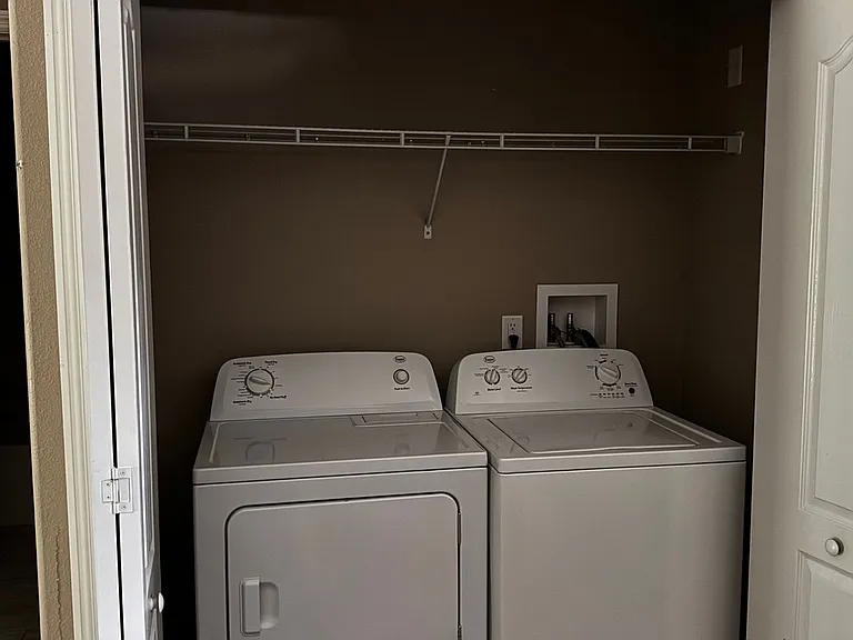 9210 N Travis Dr — Photo 12