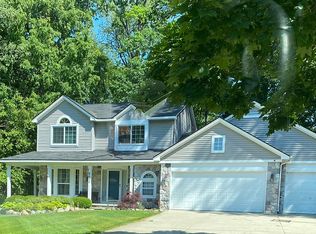 6014 Cedar Bend Dr, Clarkston, MI 48346