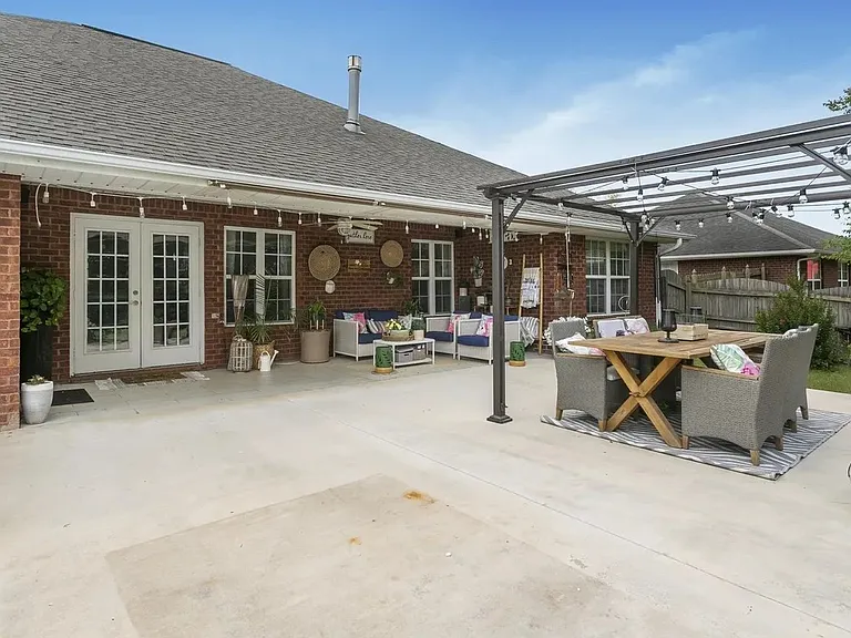 125 Coldsprings Dr — Photo 10
