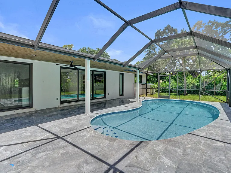 840 SW 3rd St — Photo 43