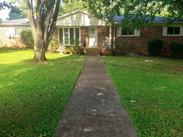 1628 Cecelia Dr, Gastonia, NC 28054