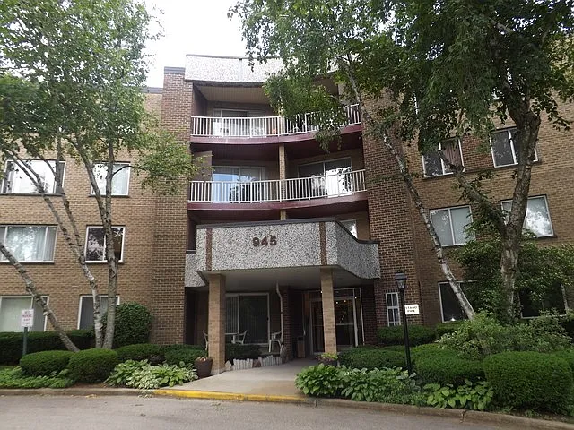 945 E Kenilworth Ave Unit 306 photo 1