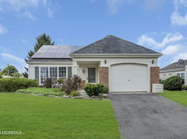 1 Weybridge Place, Manchester, NJ 08759