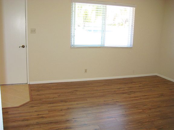 5th image of 3599 Campus Dr