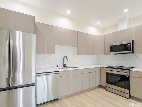 4th image of 11112 1/2 Emelita St