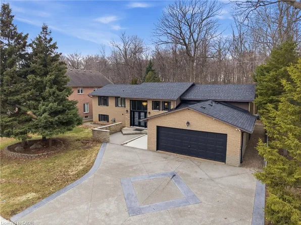 833 Brigadoon Dr, Hamilton, ON L9C 7P2