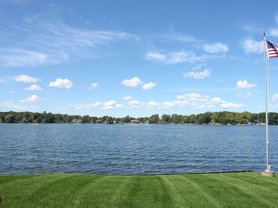 1st image of 3672 Woodland Dr