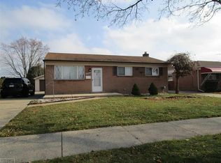 30620 Roan Dr, Warren, MI 48093
