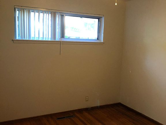 5th image of 431 S 11th St APT 1
