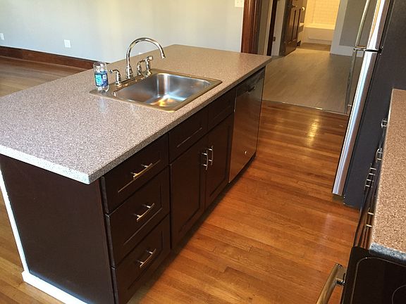 Kitchen sink and dishwasher