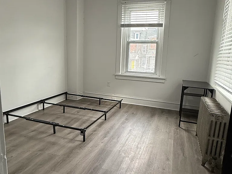 437 Montclair Ave — Photo 9