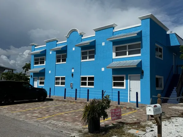 222 Fairweather Ln, Fort Myers Beach, FL