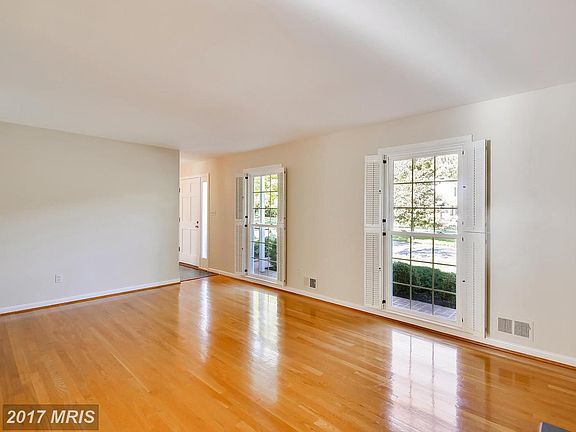 5th image of 8600 Wild Olive Dr