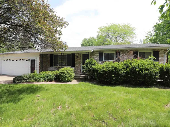 3306 Woodvalley Dr, Flushing, MI 48433