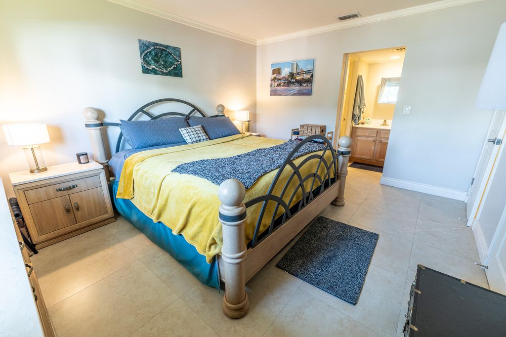 3215 NE 15th St APT 203, photo 6
