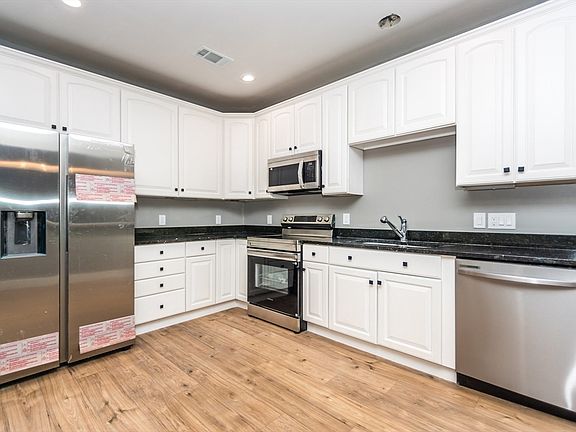 4th image of 87 Clocktower Dr #203