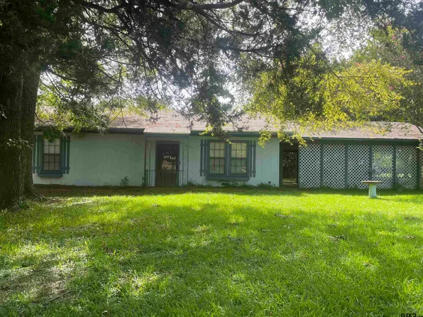 2105 Evergreen St, Palestine, TX 75803
