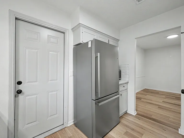 1409 S 3rd St — Photo 11