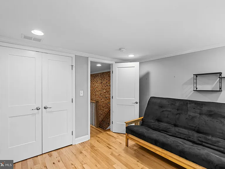 601 S Rose St — Photo 21
