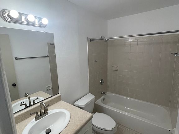 5th image of 3003 SE Birch Ave #3007