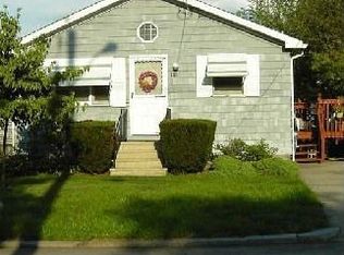 183 Ophelia St, Providence, RI 02909