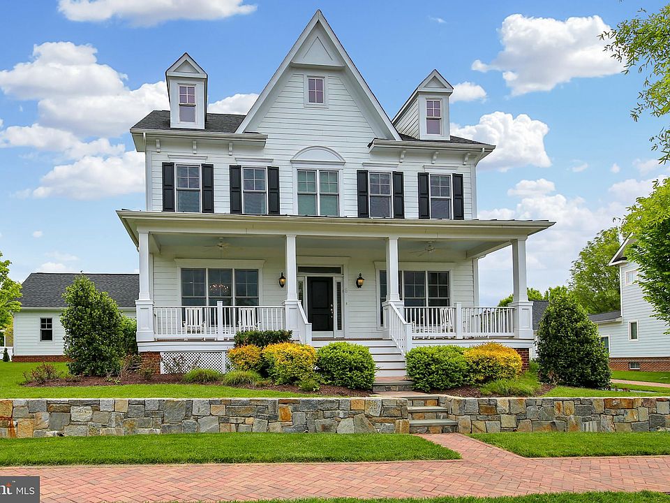 1st image of 8 Bullard Cir