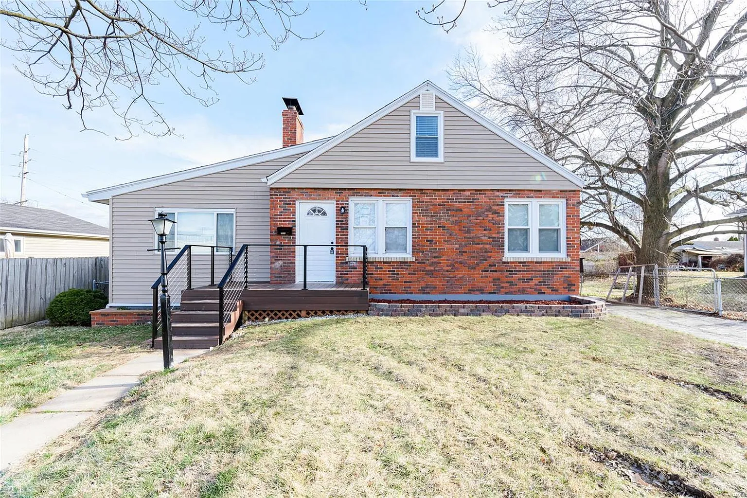 9604 Sterling Pl photo 1