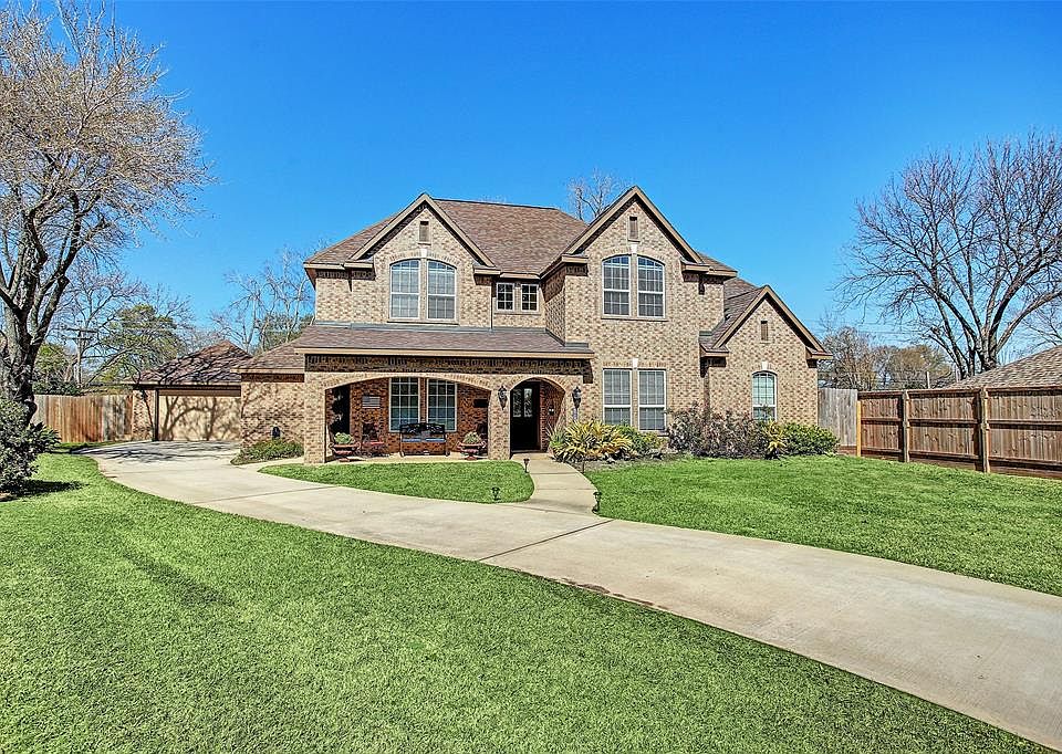 1st image of 5826 Silver Forest Dr