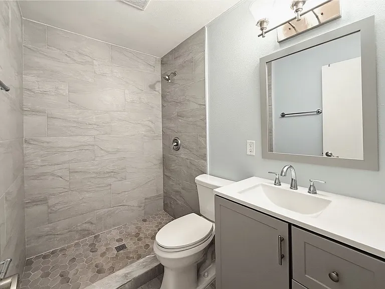 530 Obispo Ave — Photo 17