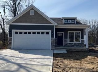 1500 Waverly Dr, Chesterton, IN 46304