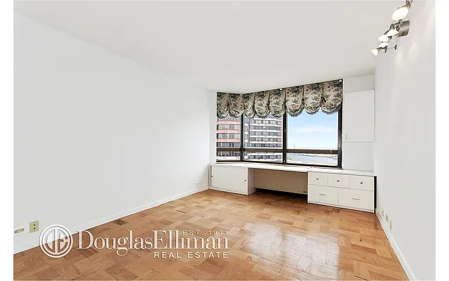 Rented by Douglas Elliman | media 15