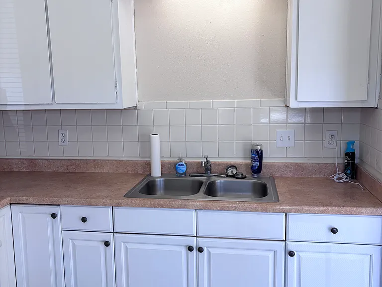 3201 Alta Monte Ct NE #B — Photo 2