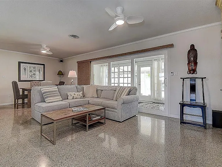 2800 E Vina Del Mar Blvd — Photo 12