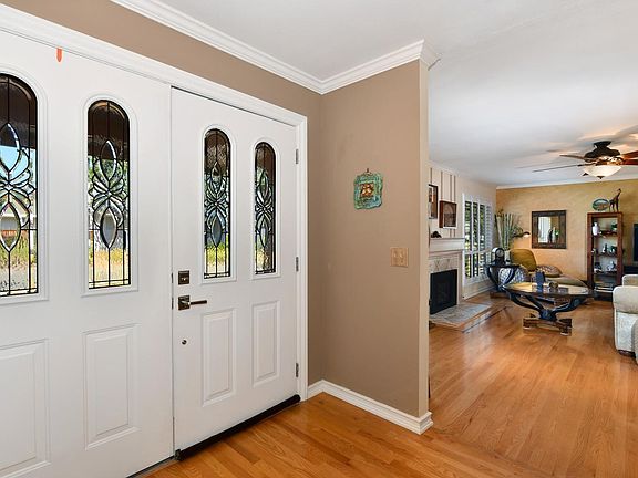 2nd image of 10 Meadowgreen Circle