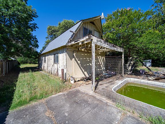 5th image of 5864 Green Acres Dr