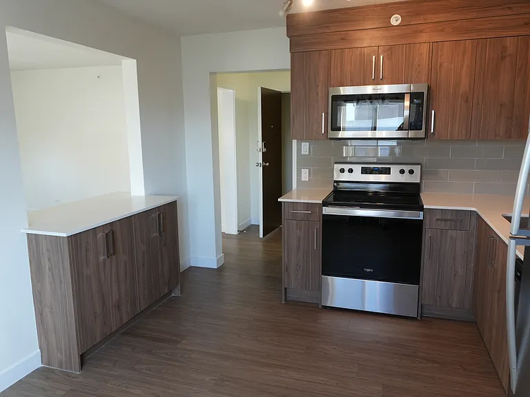 1019 17th Ave SW — Photo 56