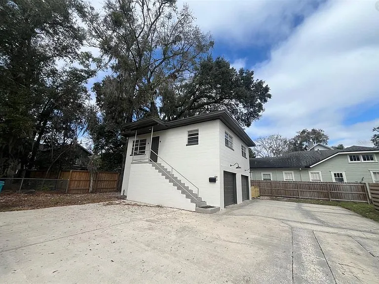 1315 E Central Blvd — Photo 10