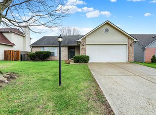 854 Queensgate Dr, Greenwood, IN 46143