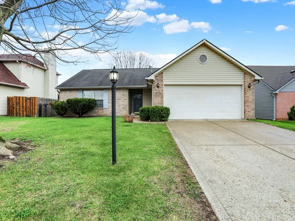 854 Queensgate Dr, Greenwood, IN 46143